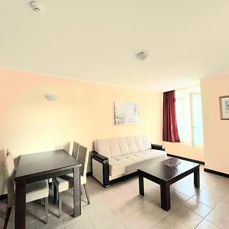 Daire красавиците тъмнокоси Sunset Family