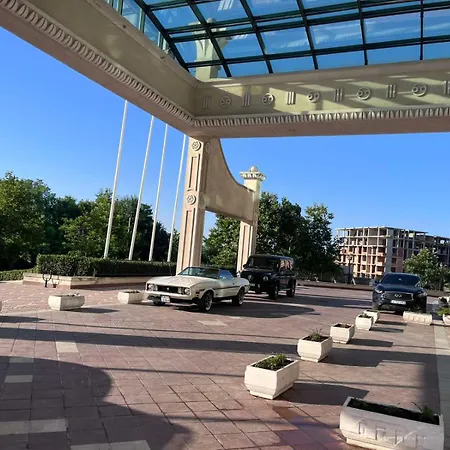 Daire красавиците тъмнокоси Sunset Family