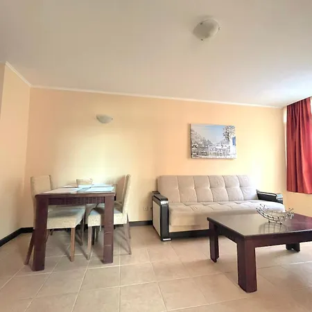 красавиците тъмнокоси Sunset Family Ahyolu